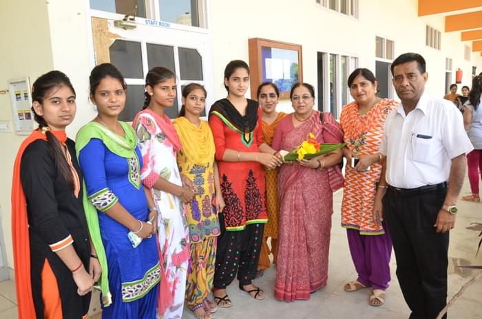 Public College Samana Event photo 16